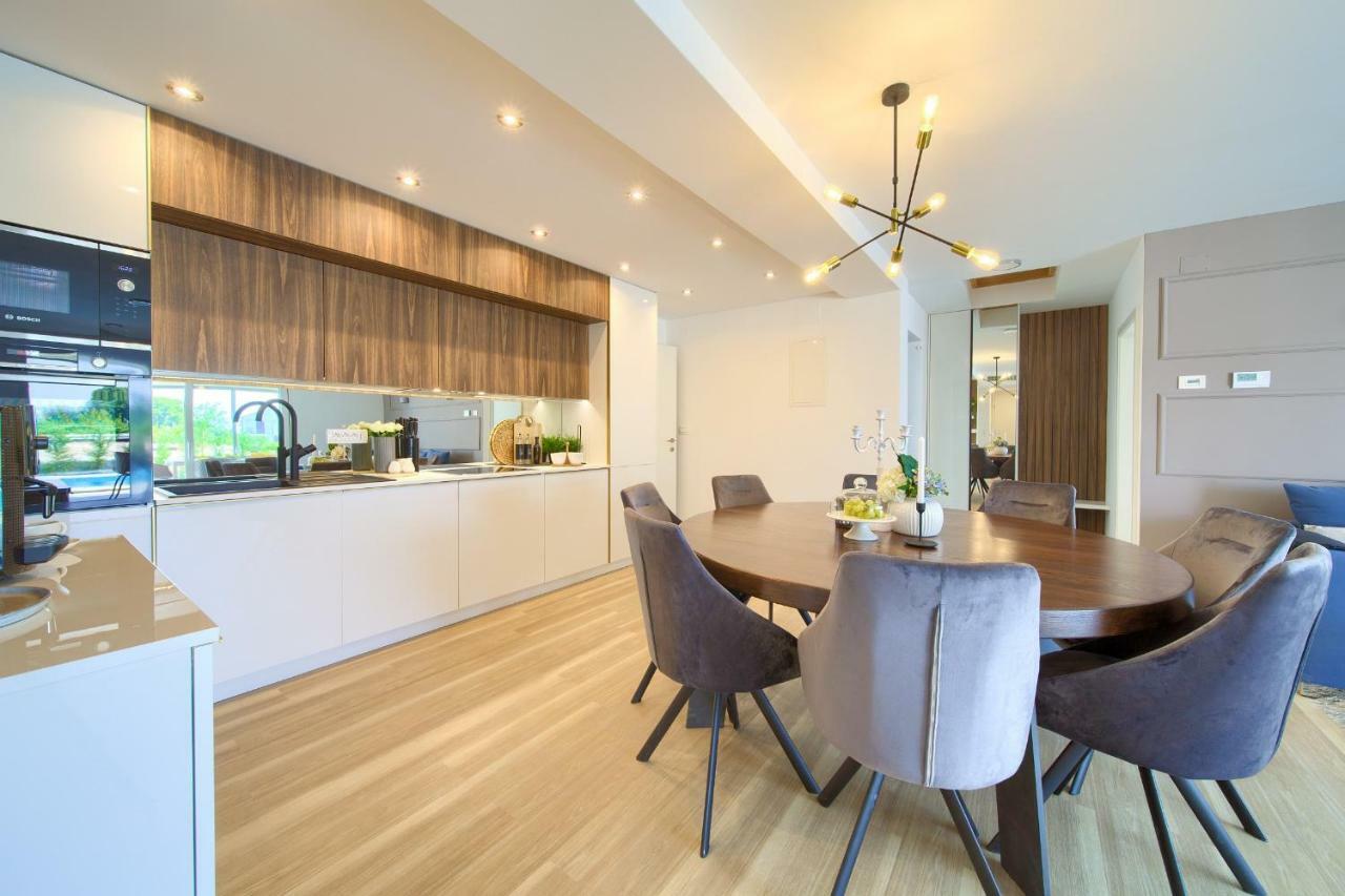 Holiday Home Elegant Vrh  Екстер'єр фото