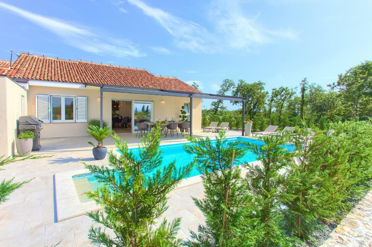 Holiday Home Elegant Vrh  Екстер'єр фото