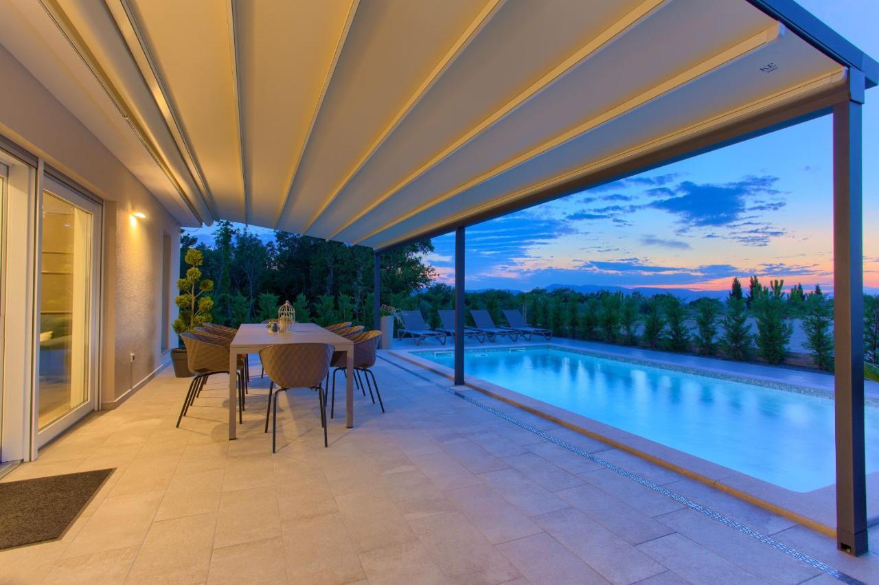 Holiday Home Elegant Vrh  Екстер'єр фото